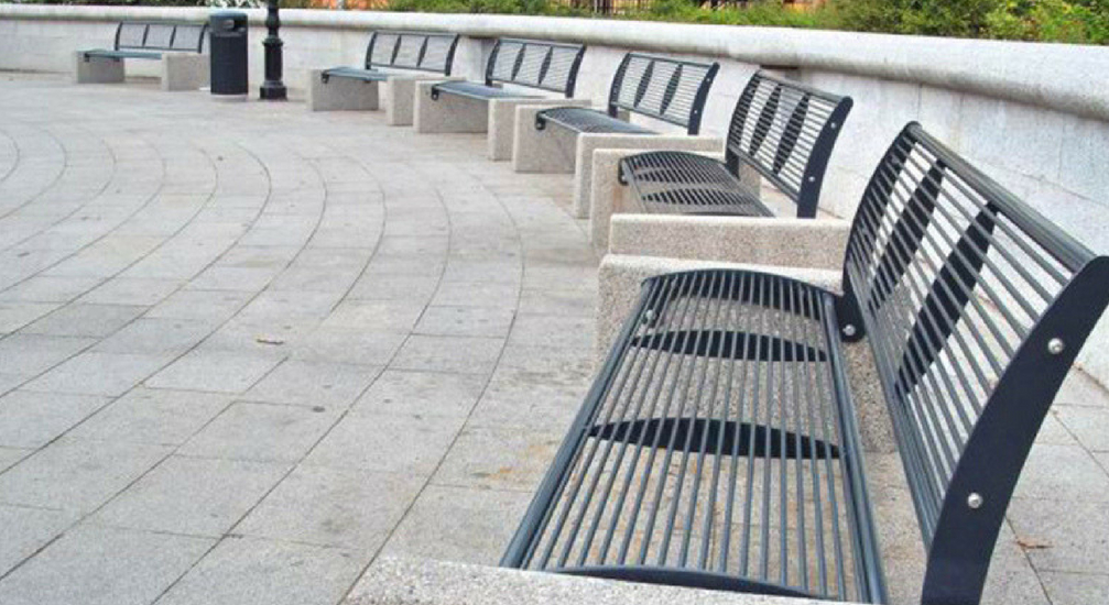 Arredo urbano: panchine per una sosta in relax